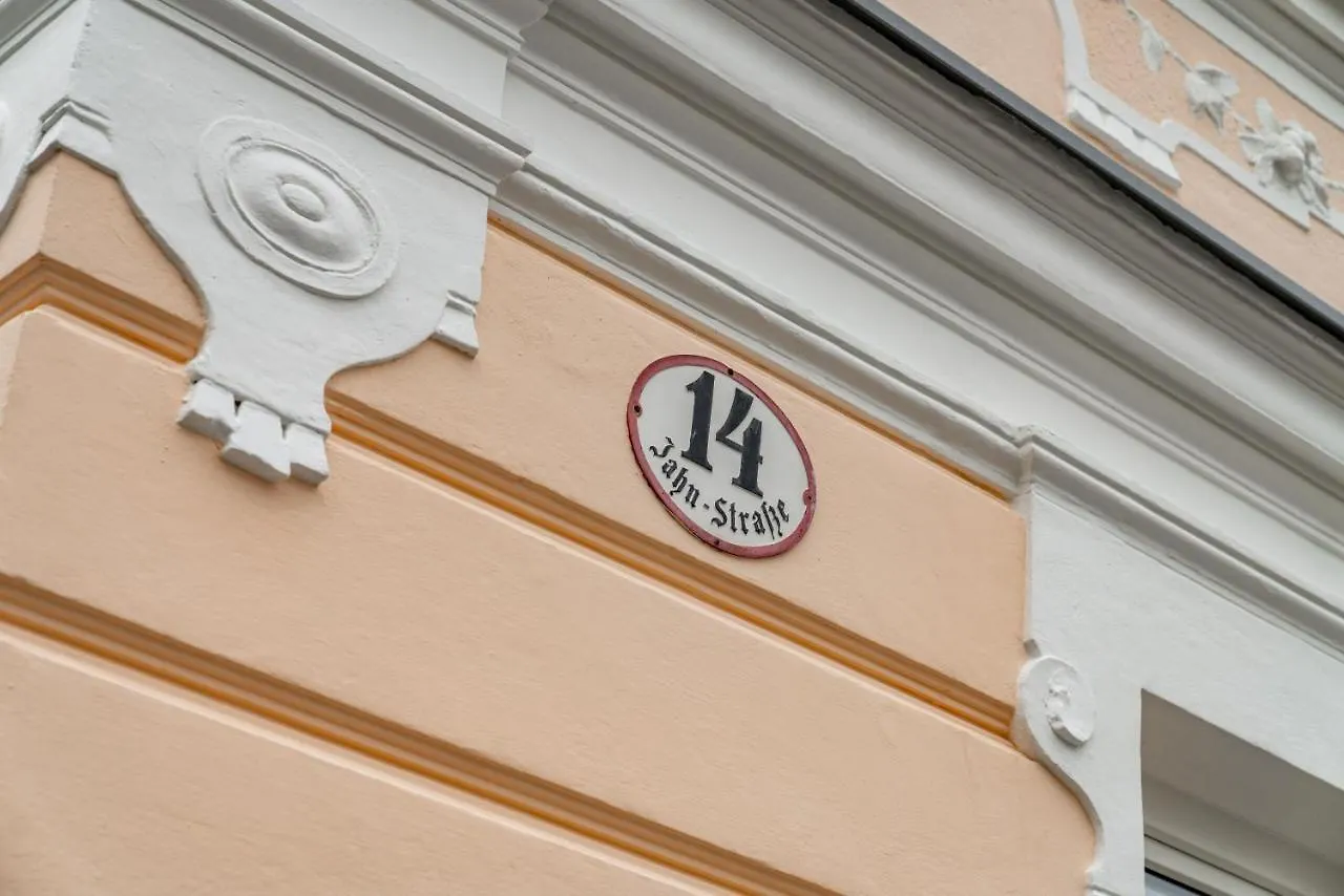 Villa Elisa Salzburg Aparthotel